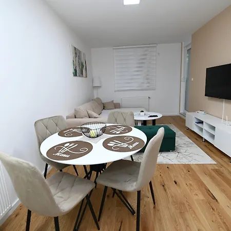 Tara Apartman