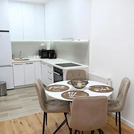 Tara Apartman